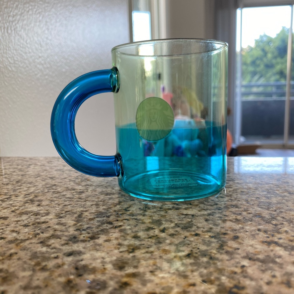Starbucks Cups View 3